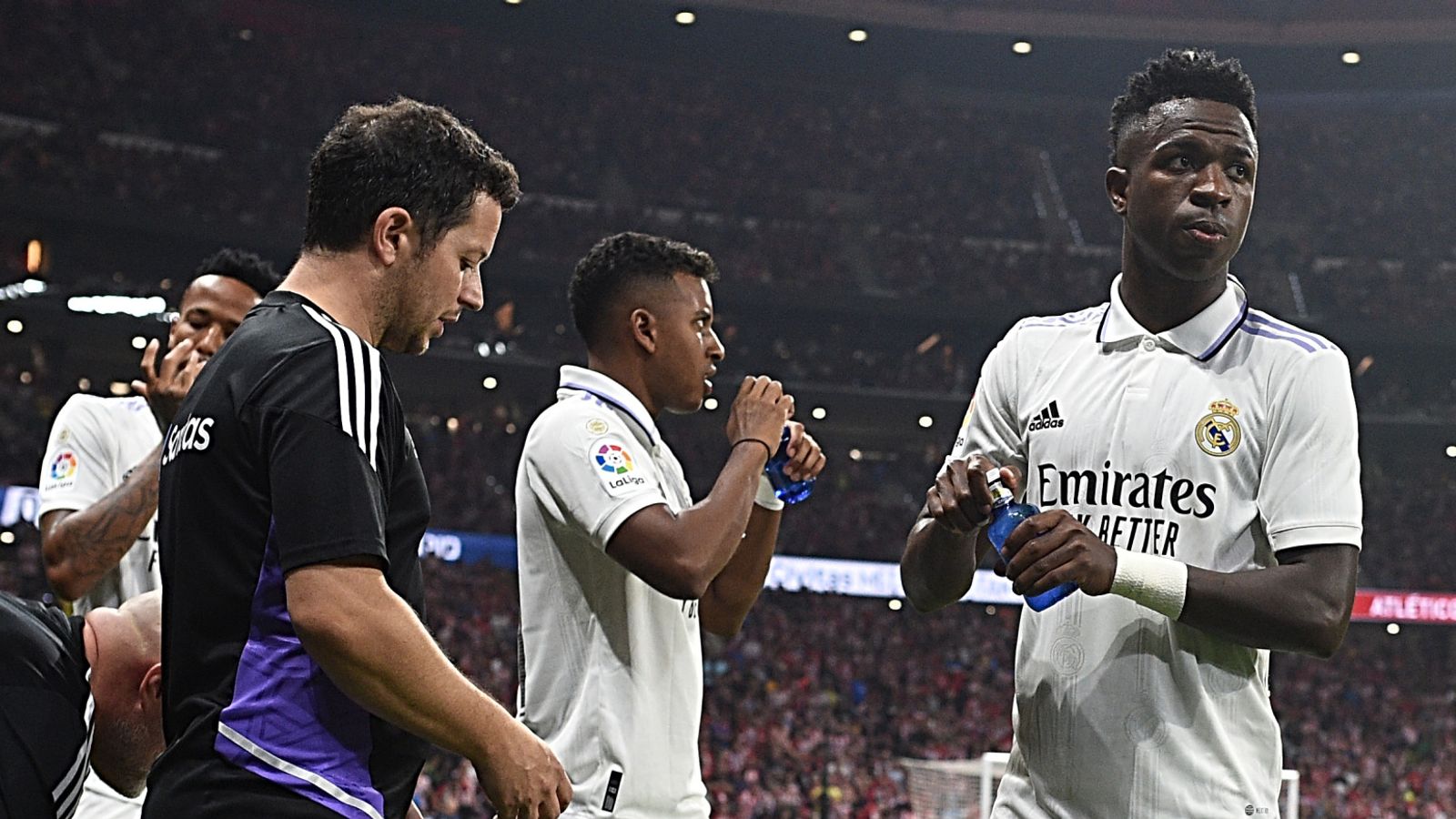 Los cánticos racistas contra Vinicius Jr estropean el derbi de Madrid cuando el Real Madrid vence al Atlético – Resumen europeo |  Noticias de futbol