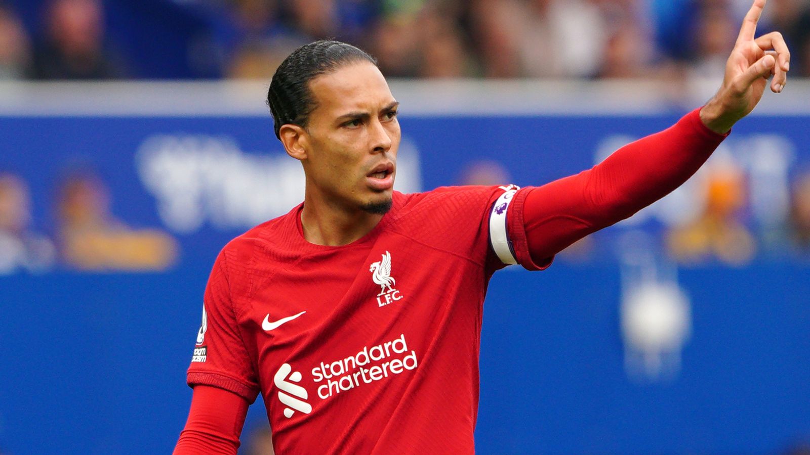 Everton boss Frank Lampard claims Liverpool’s Virgil van Dijk should have had red card following Amadou Onana challenge