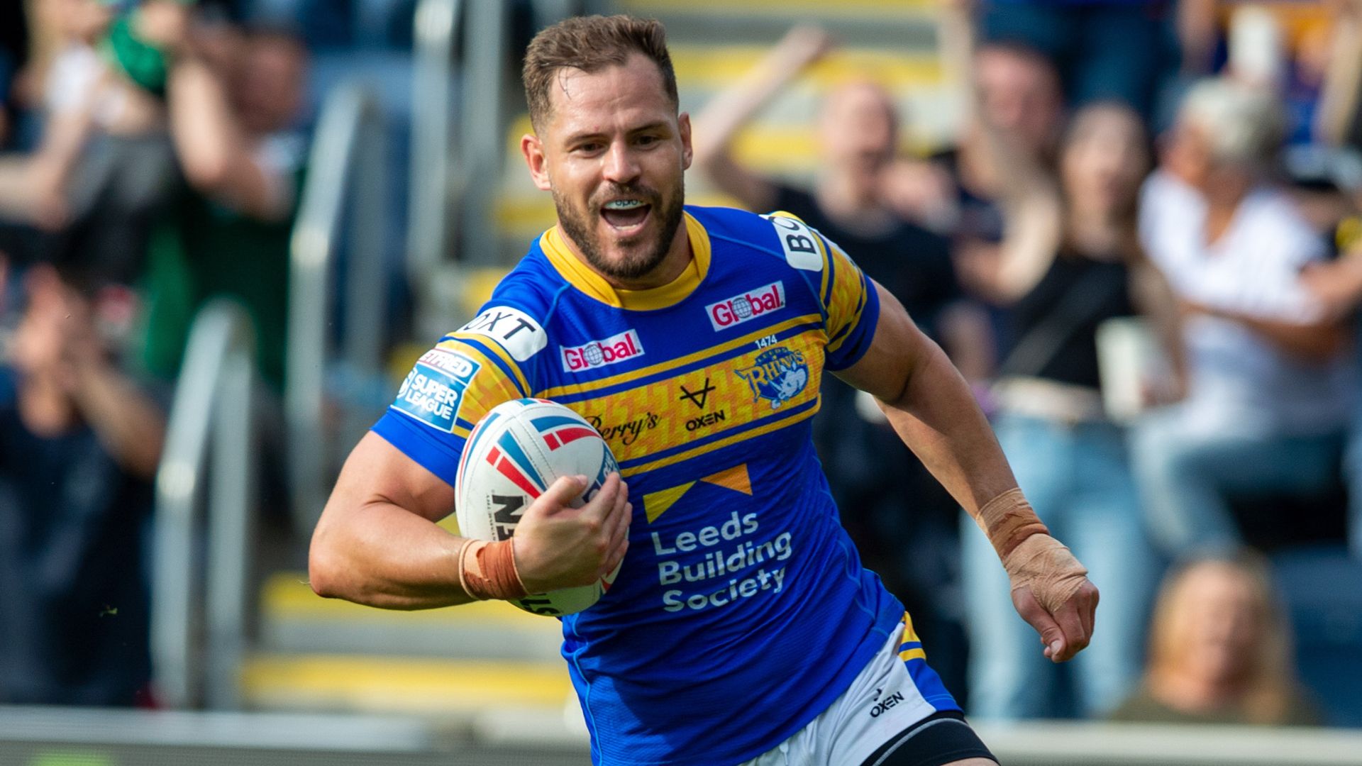 Dramatic late Sezer try sends Rhinos into Super League play-offs