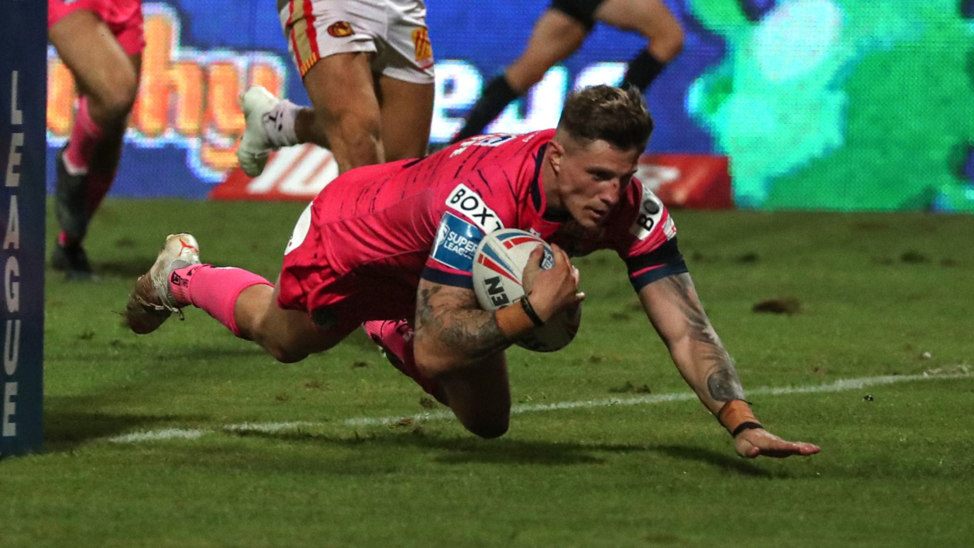 Sutcliffe hat-trick sends Rhinos into semi-finals