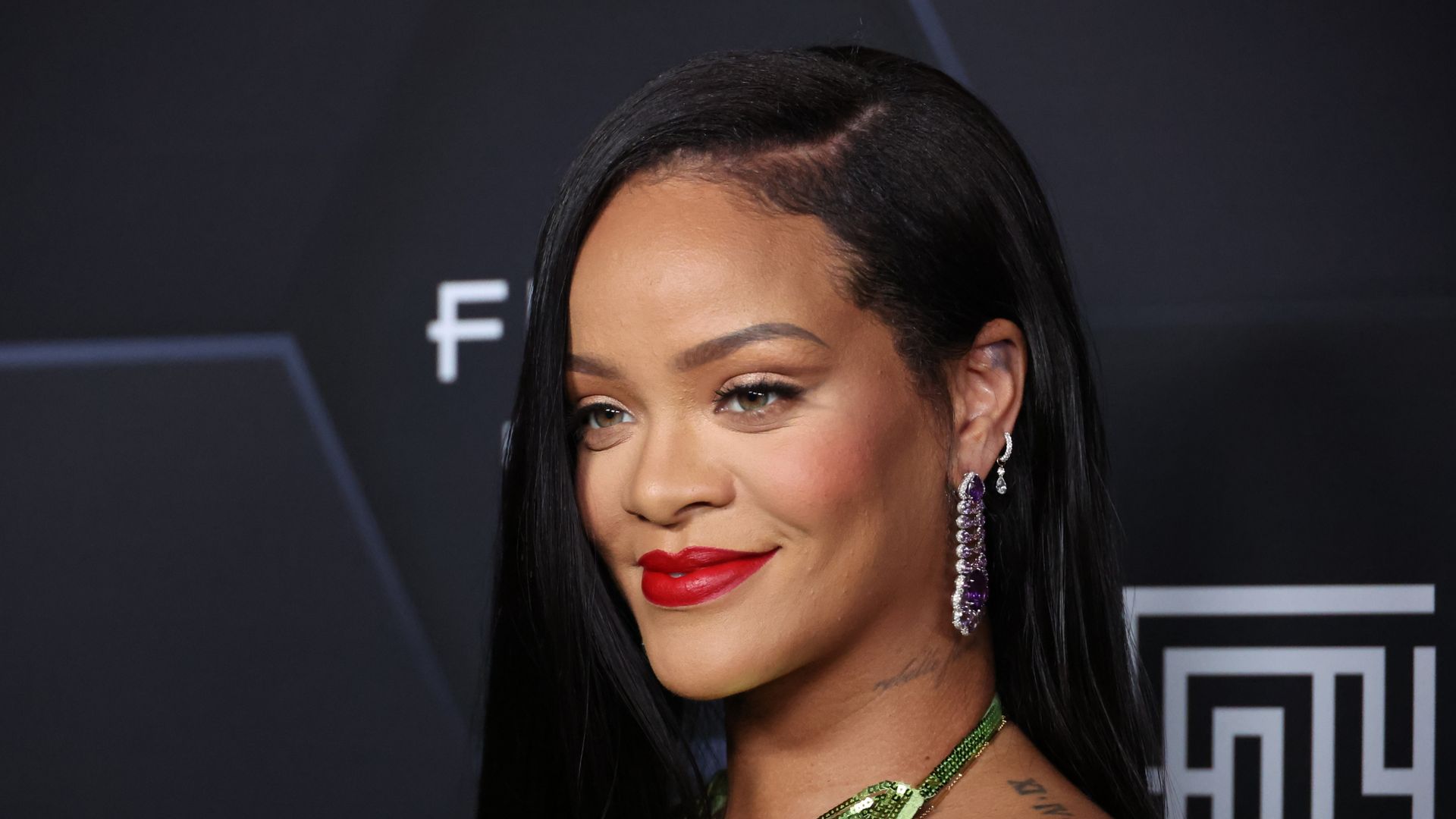 Rhianna to perform at Super Bowl half-time show