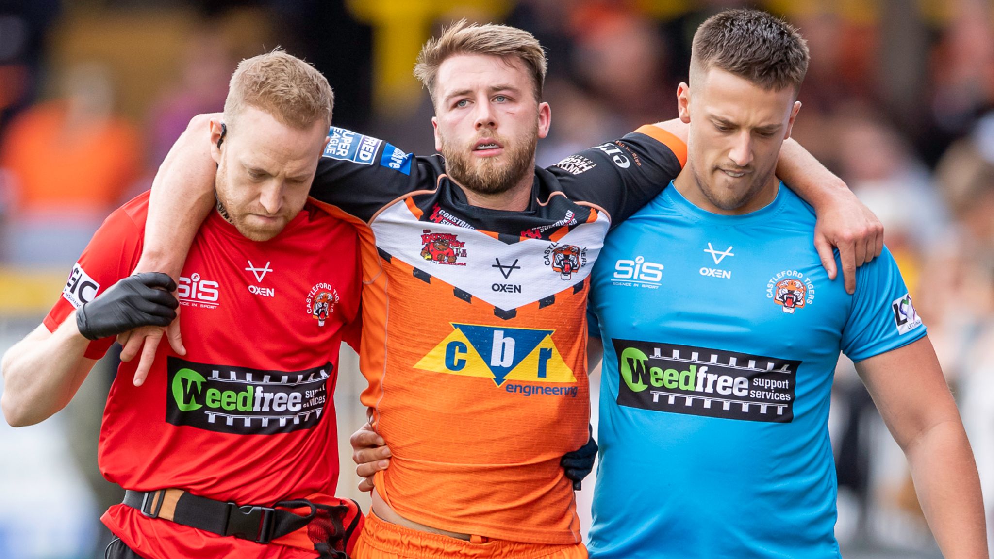 Super League How Leeds Rhinos and Castleford Tigers have battled half-back conundrums in 2022 Rugby League News Sky Sports