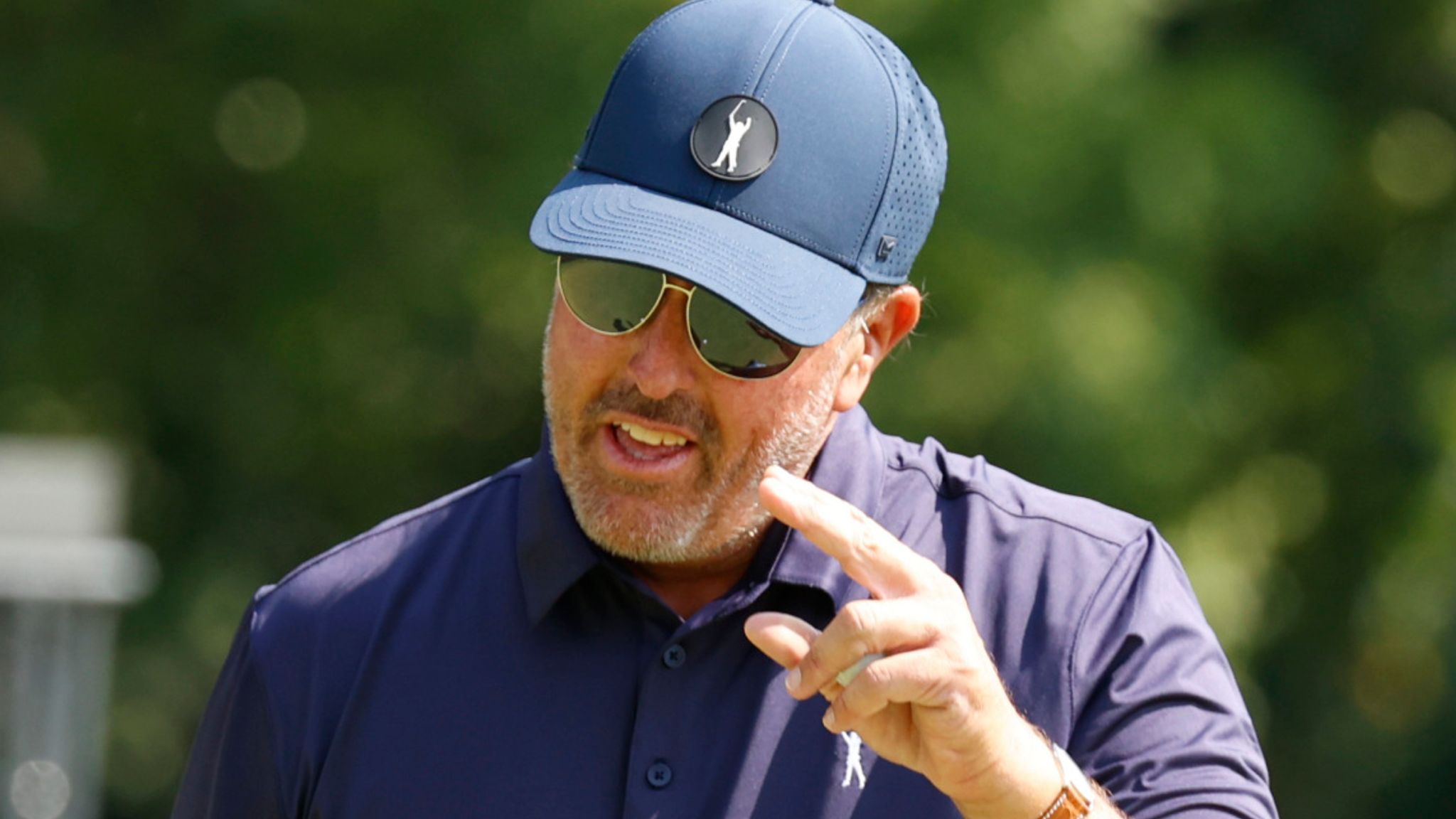phil mickelson dress shirt golf Phil Mickelson's New Athletic Dress Shirts Are Raising Eyebrows