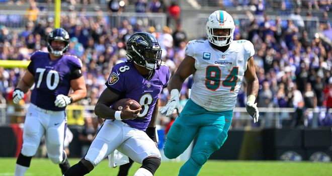 Tagovailoa, Dolphins rally from 21 down to beat Ravens 42-38