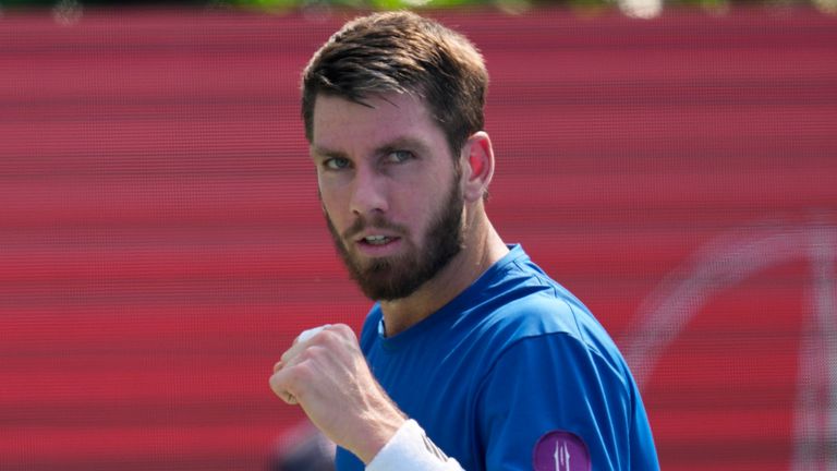 Cameron Norrie, dari Inggris, bereaksi setelah memenangkan poin melawan Kaichi Uchida dari Jepang selama kejuaraan tenis Korea Terbuka di Seoul, Korea Selatan, Kamis, 29 September 2022. (AP Photo/Lee ​​Jin-man)