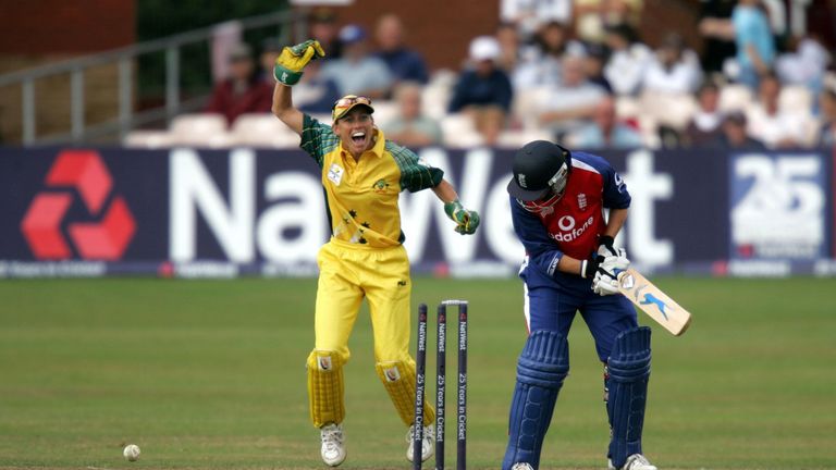 Australian wicketkeeper Julia Price (L) celebrates as England's Laura Newton is bowled by Lisa Sthalekar for 61 during the NatWest Women's Series at Taunton, Thursday September 1, 2005. PRESS ASSOCIATION Photo. Photo credit should read: David Davies/PA.
