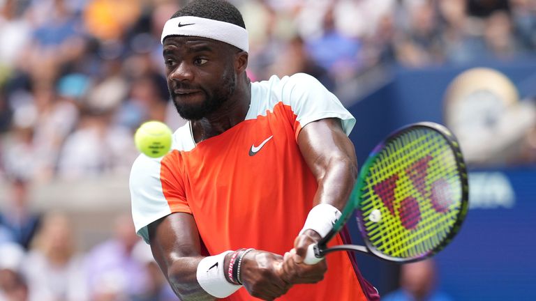 Frances Tiafoe hits a backhand during a men's singles match at the 2022 US Open, Monday, Sep. 5, 2022 in Flushing, NY. (Darren Carroll/USTA via AP)