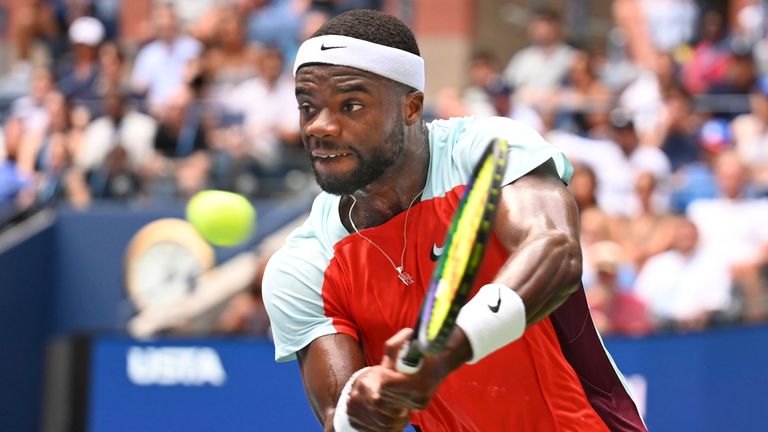 Francis Tiafoe striking a backhand during his clash with Carlos Alcaraz