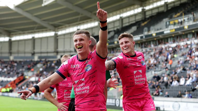 Watch Leeds Rhinos' best tries ahead of their Grand Final clash with St Helens.