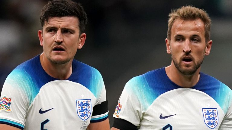 Harry Maguire e Harry Kane hanno iniziato per l'Inghilterra contro l'Italia a San Siro