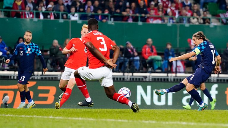 Luka Modric anotó el primer gol de Croacia a los seis minutos de su victoria por 3-1 sobre Austria