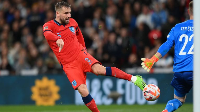 Luke Shaw inició la remontada de Inglaterra