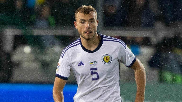 Ryan Porteous fue sólido en su debut en Escocia