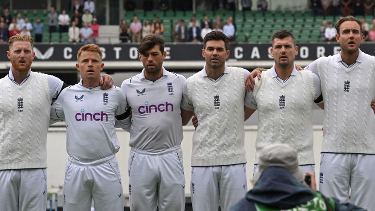 L'Oval a rendu hommage à la reine Elizabeth II avec une minute de silence avant le match test contre l'Afrique du Sud 