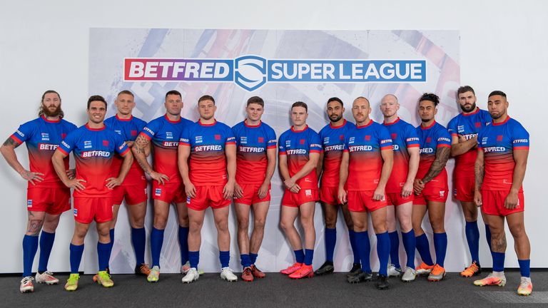 Picture by Allan McKenzie/SWpix.com - 04/09/2022 - Rugby League - Betfred Super League Dream Team 2022 - The AJ Bell Stadium, Salford, England , The Betfred Super League Dream Team 2022 - (L-R) - Chris McQueen, Brodie Croft, Mikolaj Oledski, Shaun Kenny-Dowall, Morgan Knowles, Jack Welsby, Jai Field, Bevan French, James Roby, Liam Farrell, Tim Lafai, Alex Walmsley, Ken Sio.