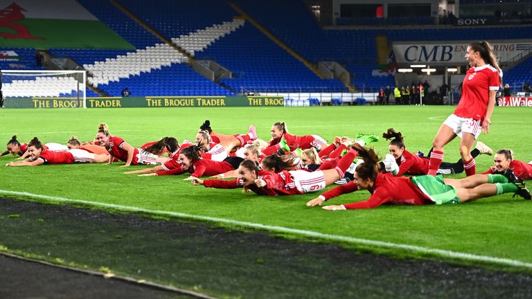 Wales ke babak play-off Piala Dunia Wanita setelah Slovenia bermain imbang dengan kemenangan untuk Skotlandia, Irlandia Utara dan Republik Irlandia |  Berita Sepak Bola