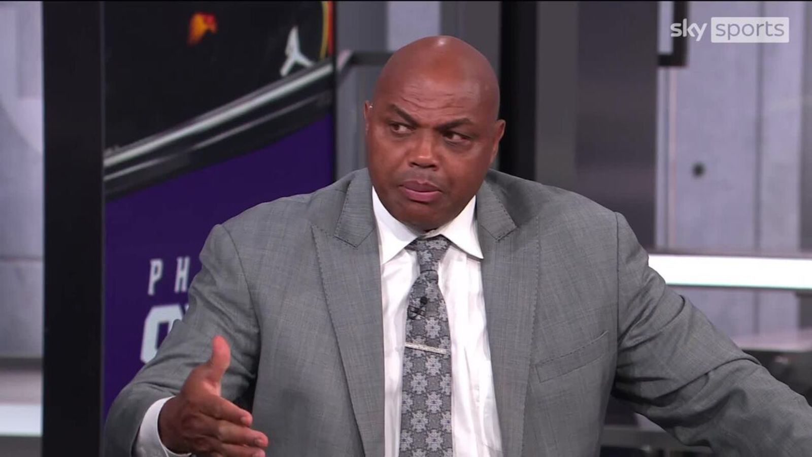 charles-barkley-klay-thompson-and-draymond-green-are-slipping-warriors-must-rely-on-young-guys