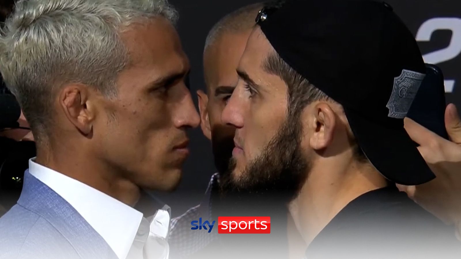 Charles Oliveira & Islam Makhachev trade words | Petr Yan shoves Sean O