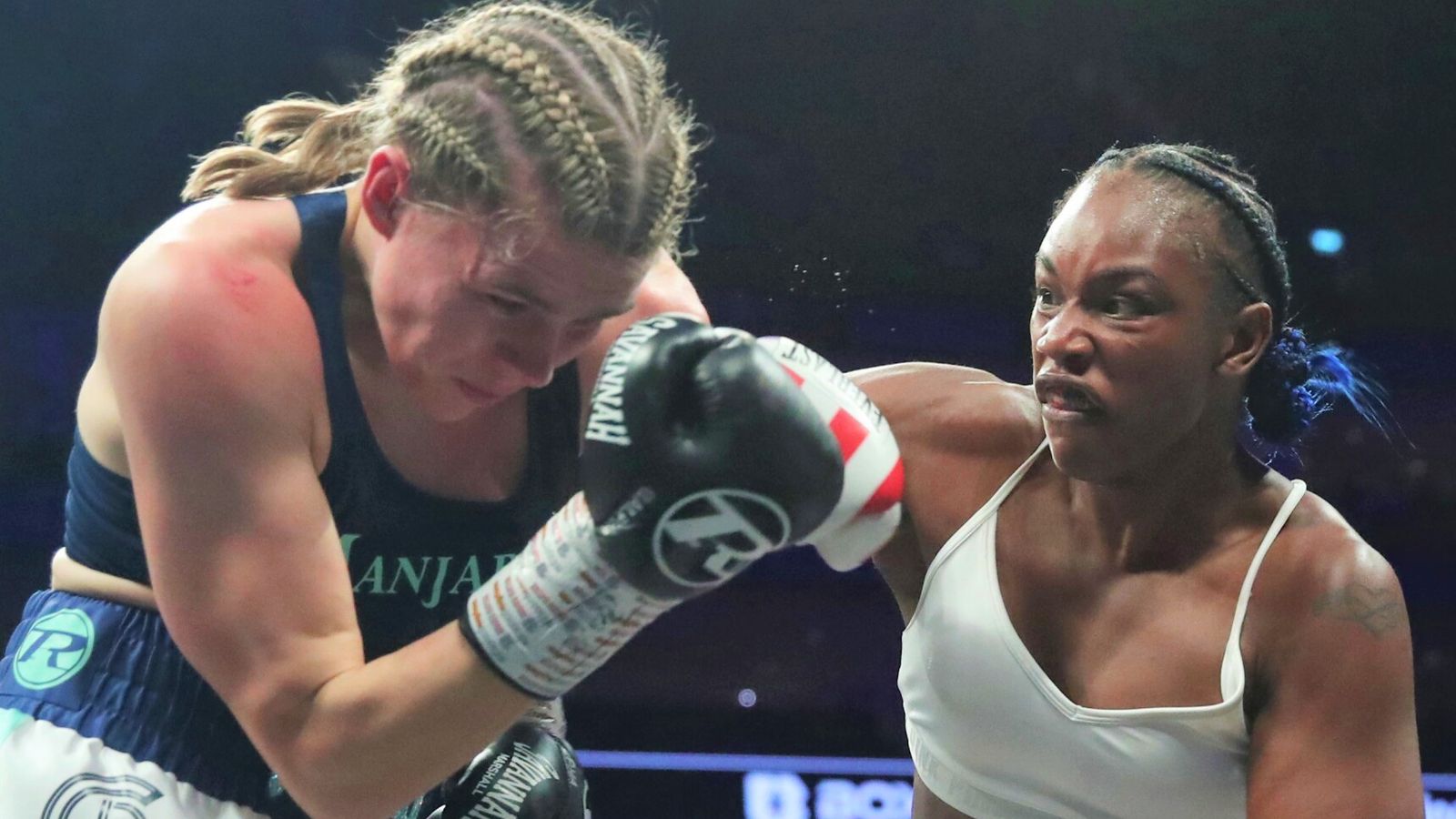 claressa-shields-beats-savannah-marshall-by-unanimous-decision-in-undisputed-middleweight-title-fight