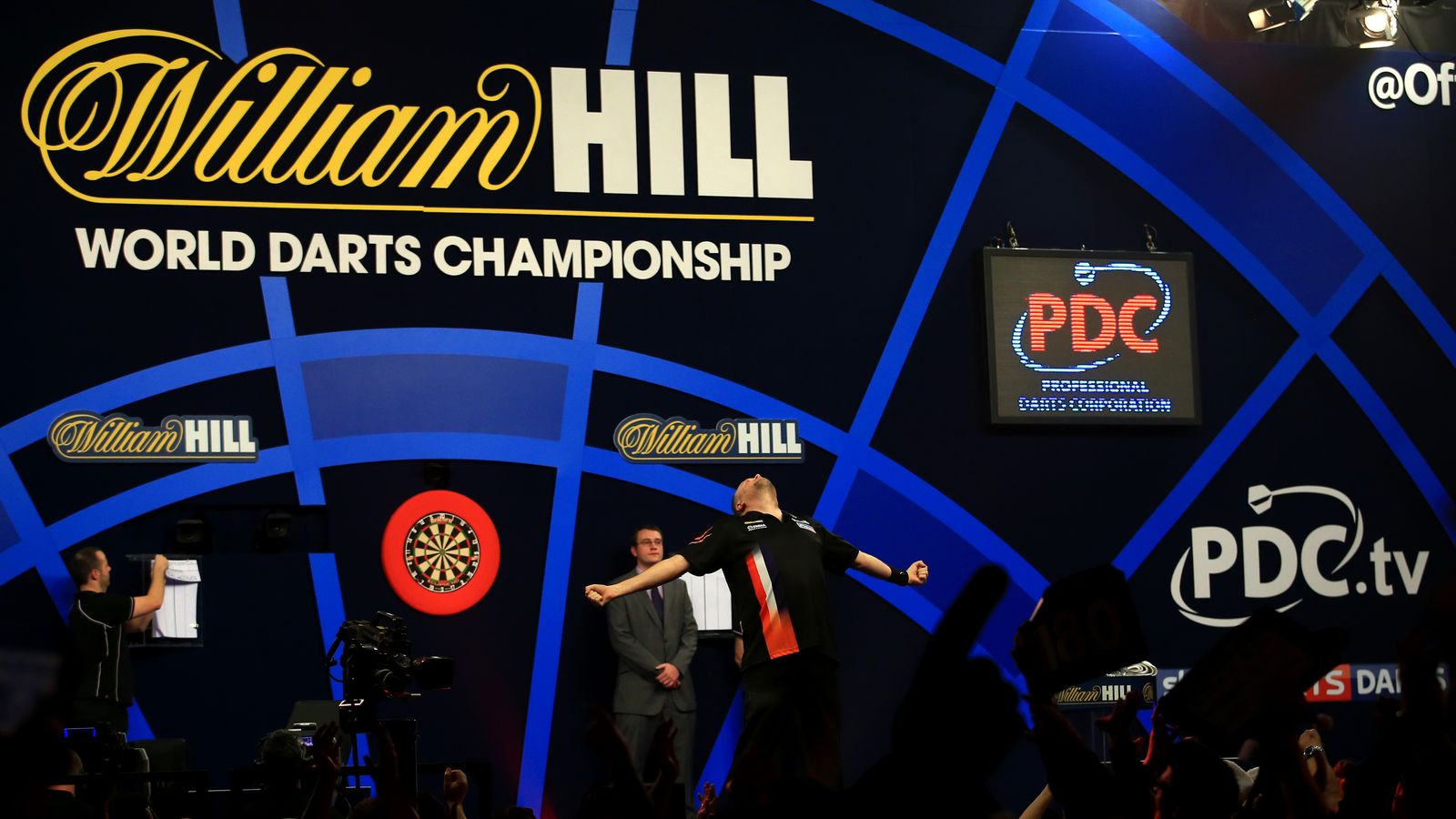 Flashback: Raymond Van Barneveld Wins A Dutch Darting Classic | Darts ...