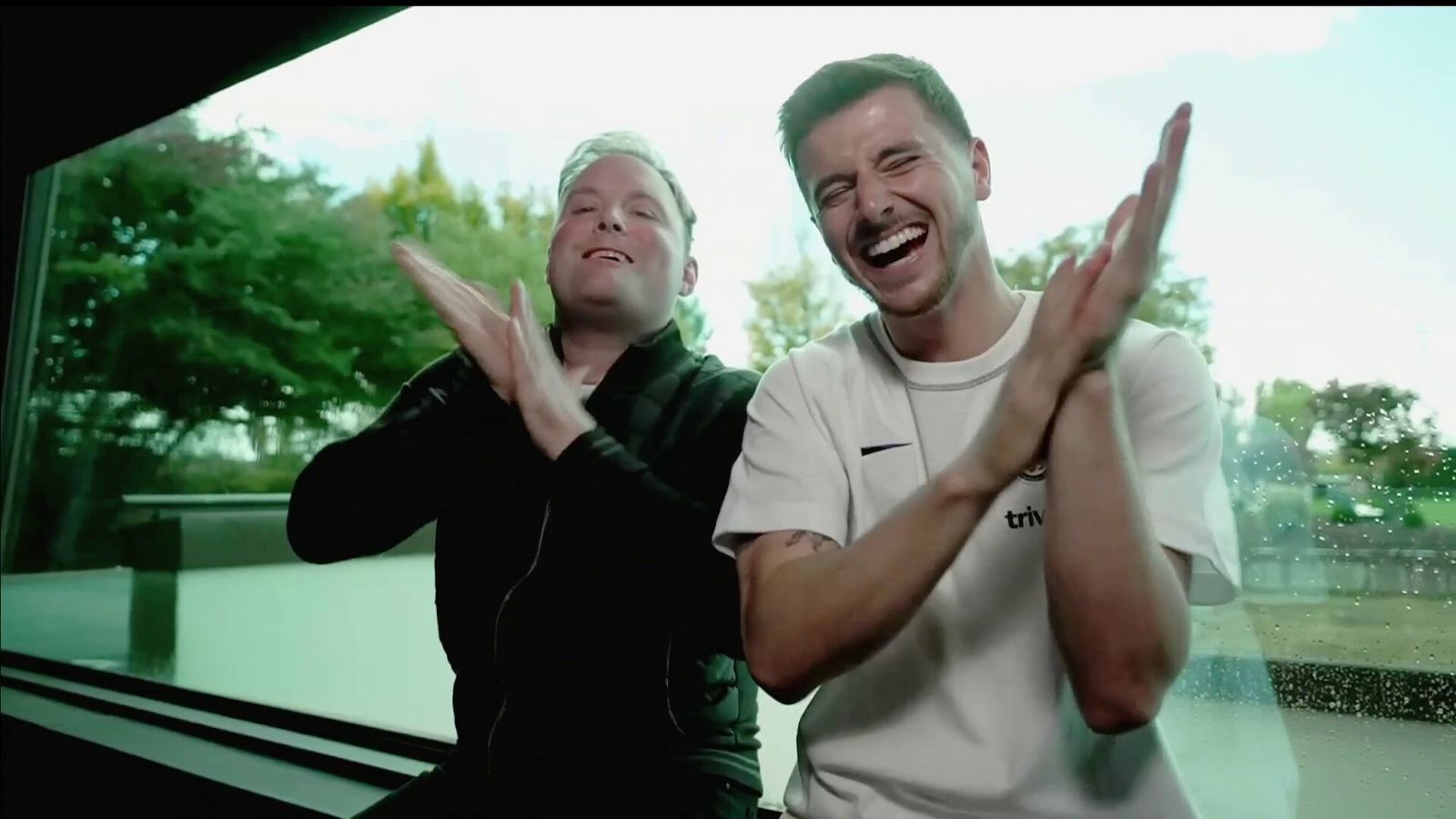 Fastest clapping footballer!? Mason Mount's bizarre talent