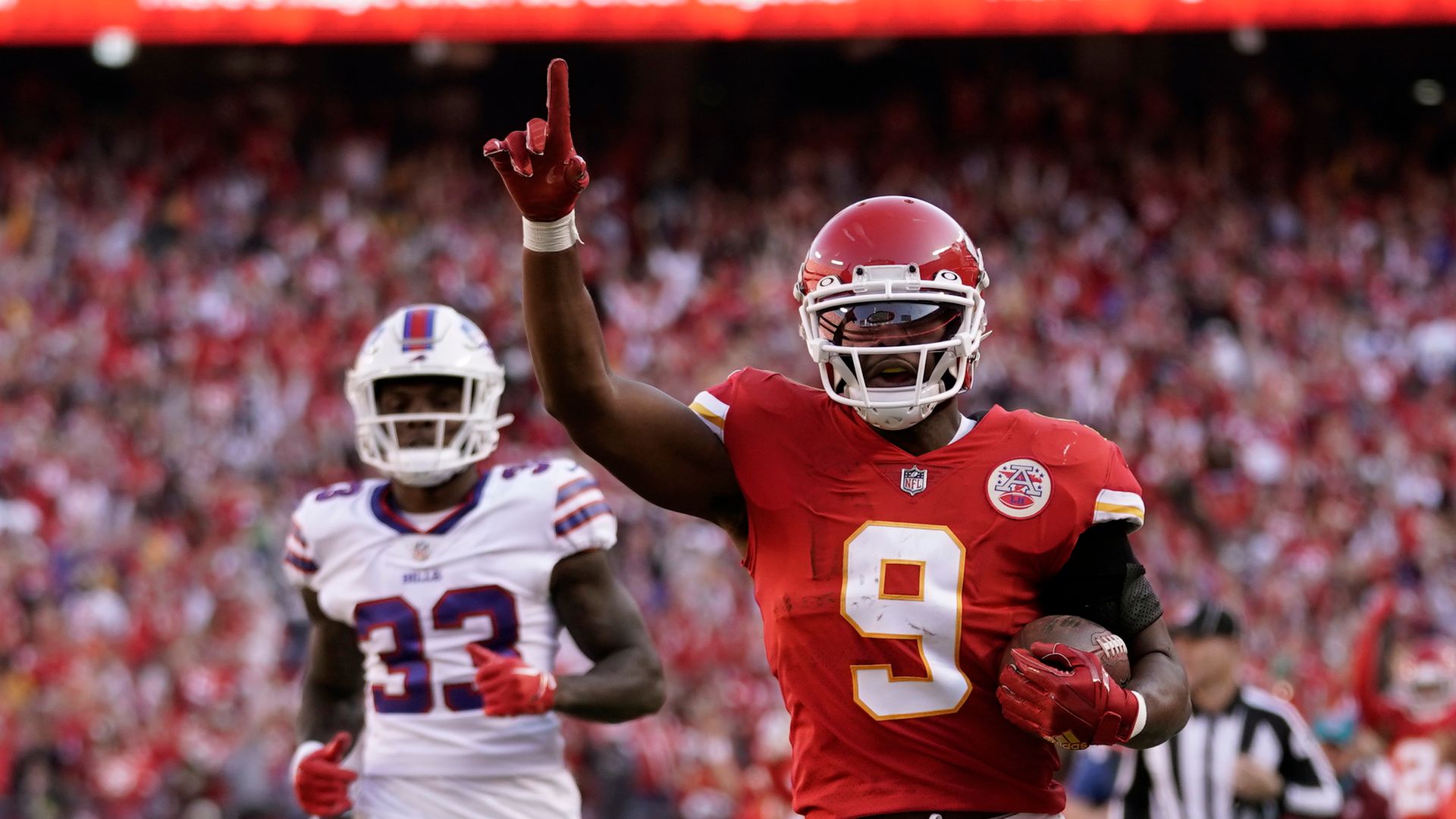 Smith-Schuster spins away from THREE opponents on TD