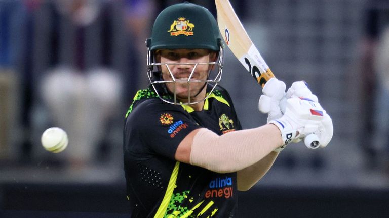David Warner a reçu une interdiction à vie de la capitainerie de Cricket Australia après le scandale de la falsification de balles en 2018