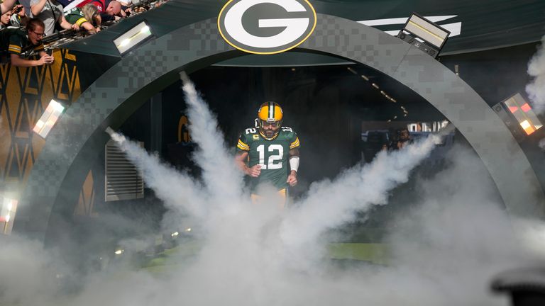 Rodgers was greeted by a huge reception upon his entry into the stadium 