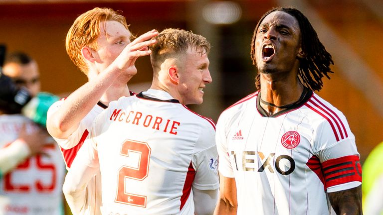 Aberdeen kept up pressure on second-placed Rangers with victory