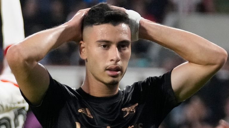 Arsenal&#39;s Gabriel Martinelli reacts after missing an opportunity to score during the Europa League group A soccer match between PSV and Arsenal at the Philips stadium in Eindhoven, Netherlands, Thursday, Oct. 27, 2022. (AP Photo/Peter Dejong)