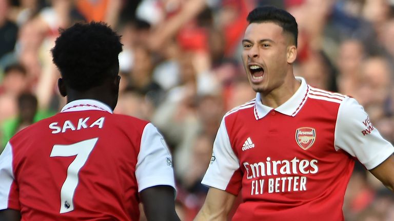 Arsenal 3-2 Liverpool: Bukayo Saka and Gabriel Martinelli on target as Gunners return top of Premier League