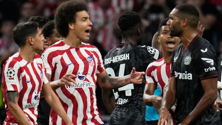 Teams&#39; players argue during the group B Champions League soccer match between Atletico Madrid and Bayer 04 Leverkusen at the Civitas Metropolitano stadium in Madrid, Spain, Wednesday, Oct. 26, 2022. (AP Photo/Manu Fernaandez)