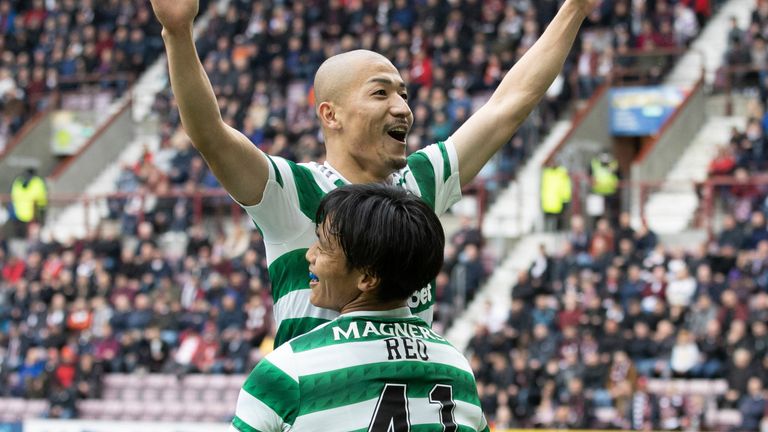 Daizen Maeda celebra tras recuperar el liderato del Celtic