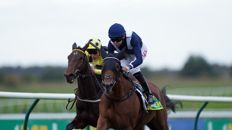 Commissioning beats Novakai in the bet365 Fillies' Mile