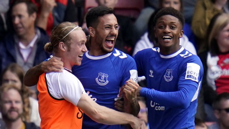Dwight McNeil celebrates after putting Everton 2-1 up