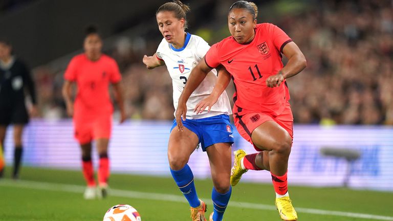 Lauren James takes on Eliska Sonntagova during England's friendly against the Czech Republic