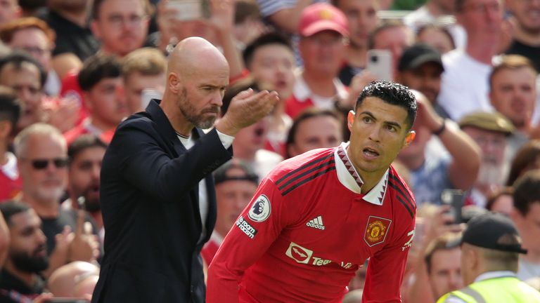 Cristiano Ronaldo datang dari bangku cadangan untuk Manchester United di bawah Erik ten Hag