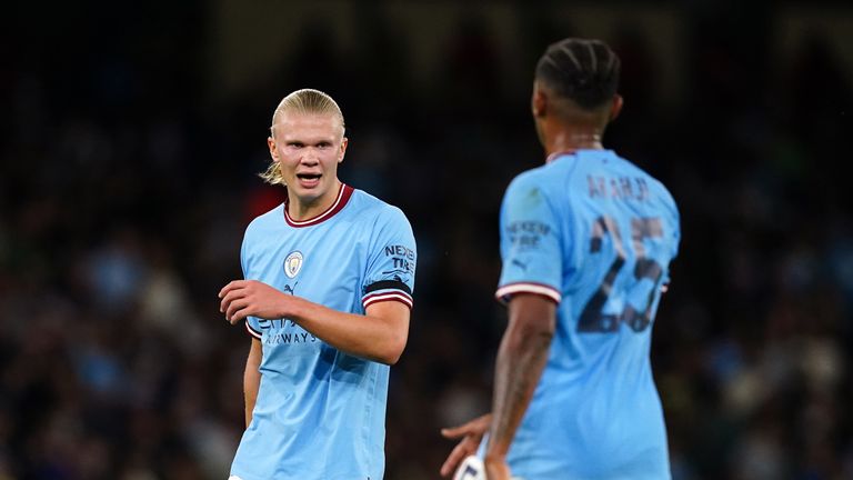 Erling Haaland y Manuel Akanji se reencuentran en el Manchester City