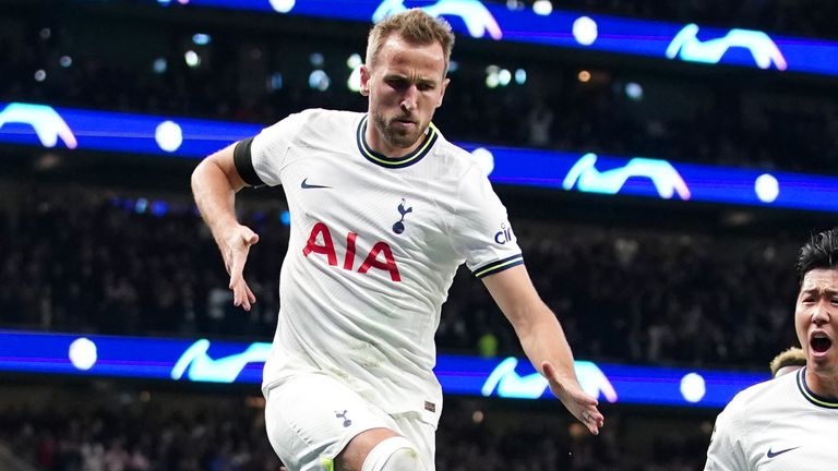 Harry Kane celebrates scoring Tottenham&#39;s second goal against Eintracht Frankfurt