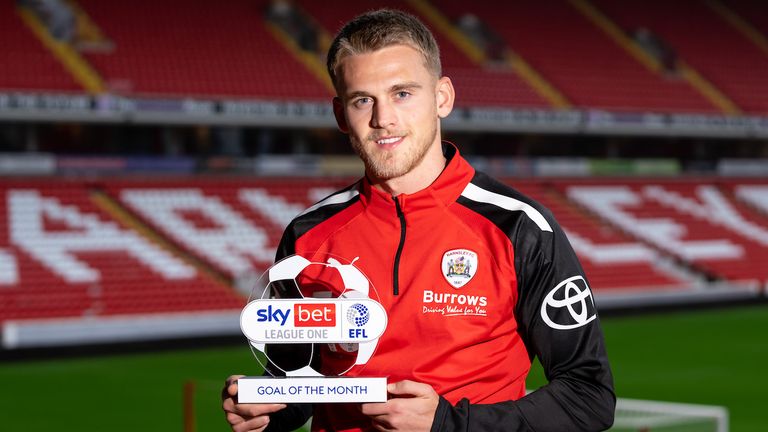 Sky Bet League One Player of the Month for September 2022, Josh Benson of Barnsley - Mandatory by-line: Robbie Stephenson/JMP - 20/10/22 - FOOTBALL - Oakwell - Barnsley, England - Sky Bet Goal of the Month