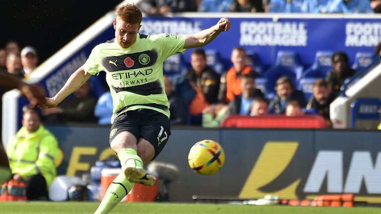 Leicester City 0-1 Man City: Kevin De Bruyne free-kick sends champions top of the Premier League | Football News