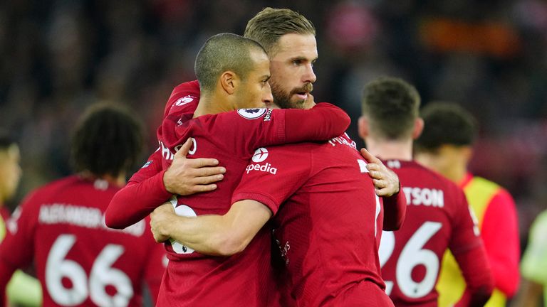 Liverpool a battu les champions, Manchester City, au milieu du classement