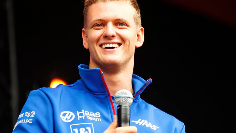 Mick Schumacher still doesn't have a contract at Haas for 2023