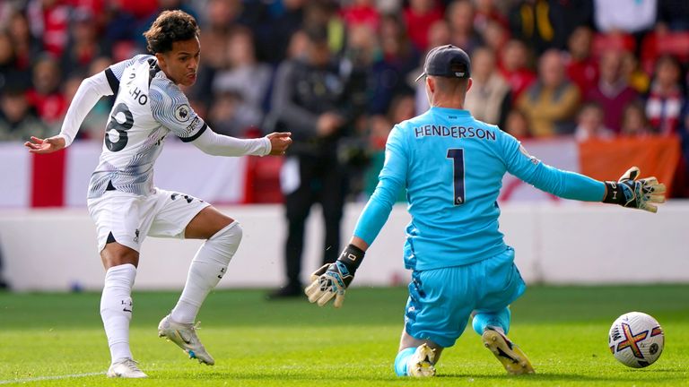 Fabio Carvalho is denied by Dean Henderson