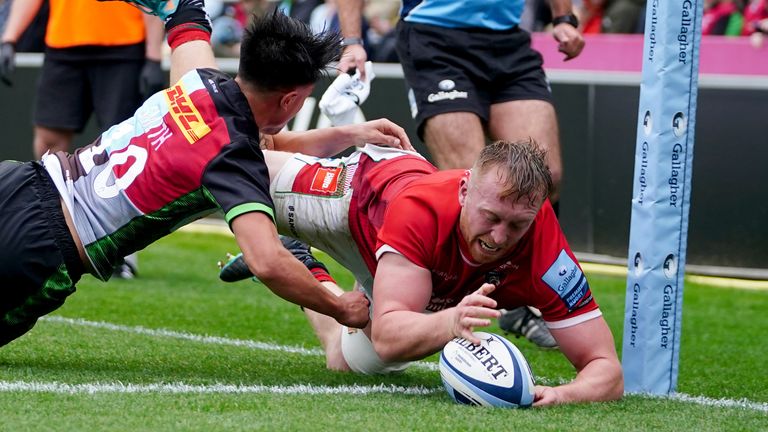 Leicester flanker Tommy Reffell scored twice as they won at Harlequins in Sunday's Premiership
