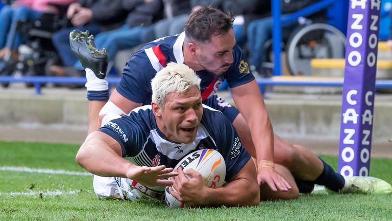 Picture by Allan McKenzie/SWpix.com - 22/10/2022 - Rugby League - Rugby League World Cup 2021 - England v France - University of Bolton Stadium, Bolton, England - England's Ryan Hall breaks free to score a try against France.