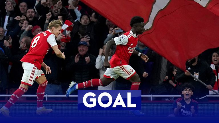 Arsenal lead again after Saka penalty!