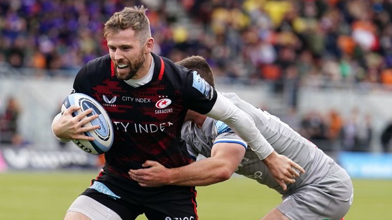 Saracens' Elliot Daly on his way to scoring his side's third try vs Bath