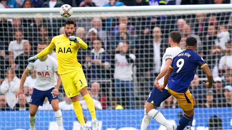 Callum Wilson beats Hugo Lloris from distance