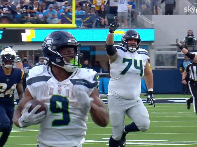 Seahawks rookie RB Kenneth Walker III racks up 168 yards, 2 TDs vs